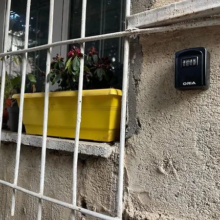 Eness Lägenhet Tirana